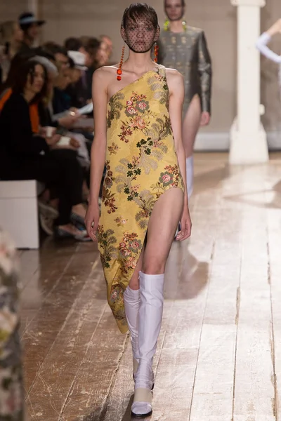 Look 4
